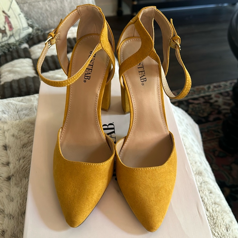 Just Fab Shoes Size 7.5